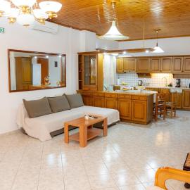 Filio family apartment in Gymno, hotel a Yimnón