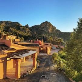 El Oasis - Mountain hideaway with pool & sunsets near Mojácar