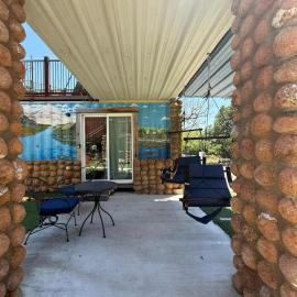 RR Medicine Park Tiny House Slp 4 1BR1BA Suite, hotel in Medicine Park