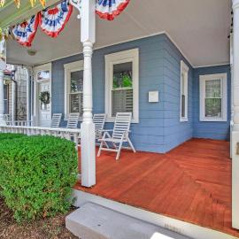 Walk to DTA & USNA Pet-Friendly Home