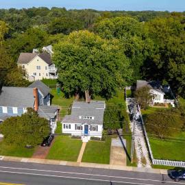 Pet-Friendly Cottage Walk to USNA Stadium