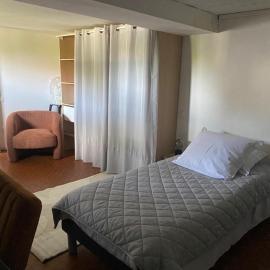 Chambre sur Eysines, hotel u gradu Esen