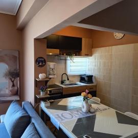 Loutraki Central Appartment, hotel di Loutraki