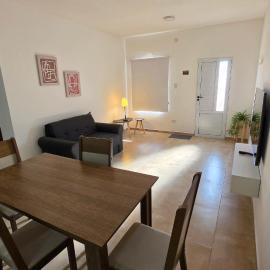 Moderno apartamento en Colón、ブエノスアイレス州コロンのホテル