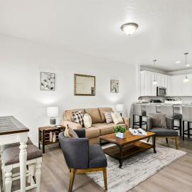 Upscale Condo By The Village & Boise Mall 75, hotel a Boise