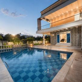 Silver Nest Farms 3BR Villa with Pool by Homeyhuts, hotell Hyderabadis