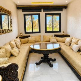 Appartement de luxe avec piscine près de la plage à Tanger, hôtel à Hajreien
