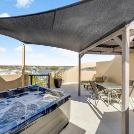 Nautilus Private Rooftop Spa、ムールーラバのホテル