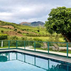 Luxury Villa with Pool، فندق في طنجة