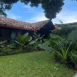 Hostal Casona de los Vega, hotel u gradu Sonsonate