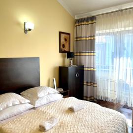 Żywiec CENTRUM Apartamenty z aneksem kuchennym & łazienką, hotel a Żywiec