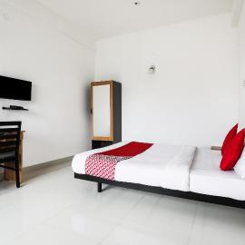 Hotel O Black Pearl Residency, хотел в Pīlamedu