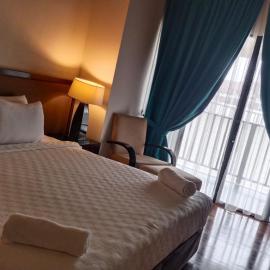 TWO BEDROOM VILLA'S at GOLDEN PALM TREE RESORT, hotel in Sungai Pelik