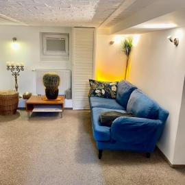 2 Zimmer Studio im Souterrain mit 46,7 qm