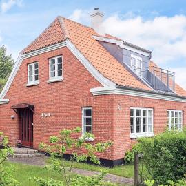 6 person holiday home in Ålbæk