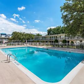 Howard Johnson by Wyndham Albany, hotel em Albany