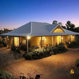 Strawbale House Bacchus Marsh, хотел в Bacchus Marsh