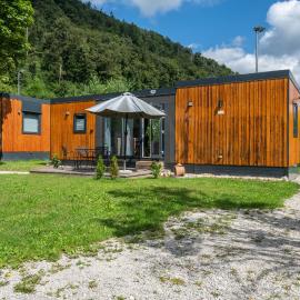 Holiday Home Tiny Haus Sunside, hotel sa Riedenburg