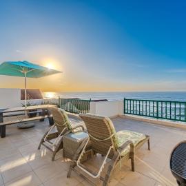 15 Skiathos-Spacious Family Beachfront apartment