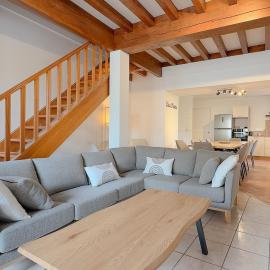Gîte chez mamie Terrasse 12 personnes, hotel in Voiteur