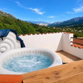 Sky Terrace retreat, hotel u Dragi Bašćanskoj