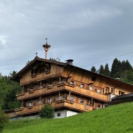 Apartment Bichlhof, hotel in Brixen im Thale