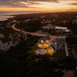 Legacy Beach Villa: Suiderstrand şehrinde bir otel