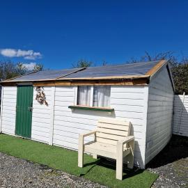 Sustainable Countryside Cabin Overlooking the Shannon Estuary in Erribul, County Clare