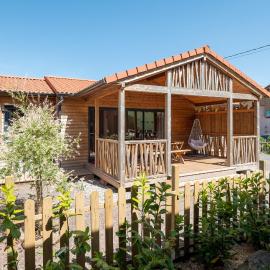 Chalet Le Jutékia avec Spa privé, hotel u gradu Corcieux