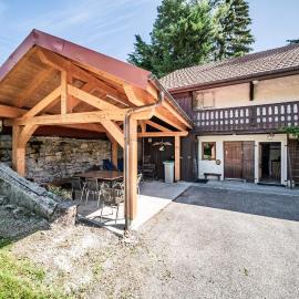 Chalet authentique en vallée verte, хотел в Bogève