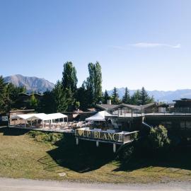 Le Loup Blanc, hotel v mestu Pra-Loup