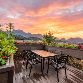 Windmoon Hillcourt Tianmen Vis Lodge