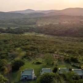Sunset Safari Camp at Hluhluwe Game Park, hotel en KwaNompondo