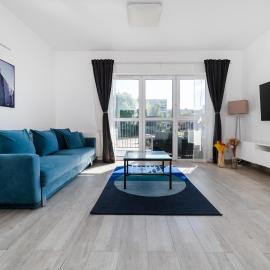 Helińskiego Comfy Apartment by BookingHost