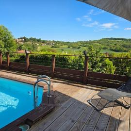 Châtel-guyon : Appart cosy avec place de parking et piscine près des thermes: Châtel-Guyon şehrinde bir otel