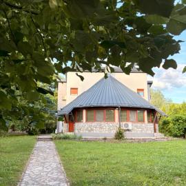 Una Serenity Villa, Hotel in Bare