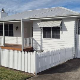 Elegant White Cottage, hotel u gradu Bomaderry