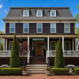 Bellevue Manor, hotel in Newport