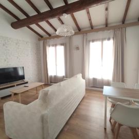 Bonlogem - Air-conditioned apartment Sainte Claire, hotel i Pertuis