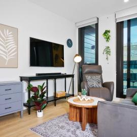 KozyGuru | Moonee Ponds | Modern 1 Bed Apt Parking