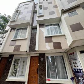 Aparthouse Crystal