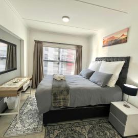 Comfy 1 Bed 1 Bath En-Suite, hotel in Chartwell