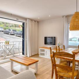 Sant Roc Apartments a Minute From The Beach, хотел в Калея де Парафругел