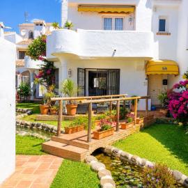 50 Mijas Playa Club Fantastico adosado con jacuzzi, hotel in La Cala de Mijas