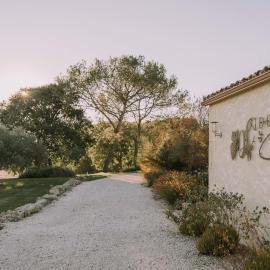 Domaine de Christin Studios-Hôtel, hotell i Junas