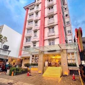Best City Hotel, hotel i Jetis