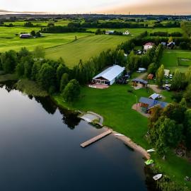 Šilainė Glamping & SPA, Padel court, hotel a Oszkinie