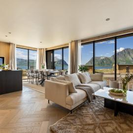 Lodge 9 - Amazing cabin in Lyngvær, hotel i Storøya