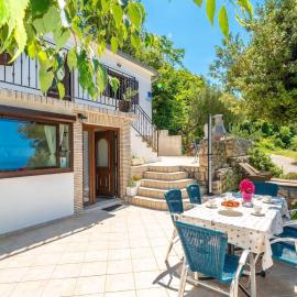 Villa Stari Dvori by Villas Guide, hotel in Mundanije