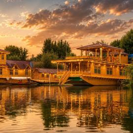 Dilnaaz Group Of Houseboats, ξενοδοχείο στο Σριναγκάρ